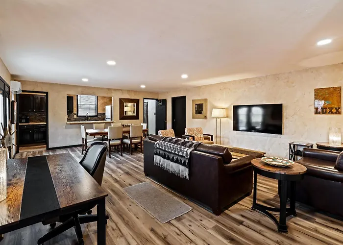 Luxx Taos Motor Lodge